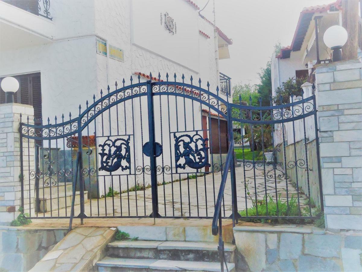Hippocampus Beach House Polychrono Bagian luar foto